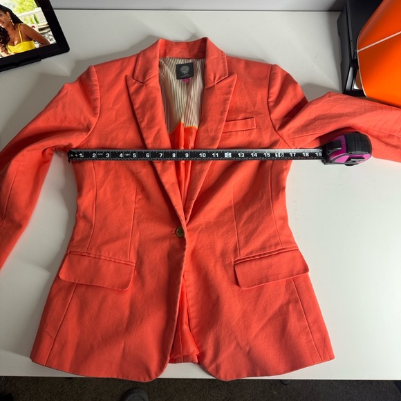 Vince Camuto Coral Tailored Blazer – Size 6 | One Button - Picture 7 of 11